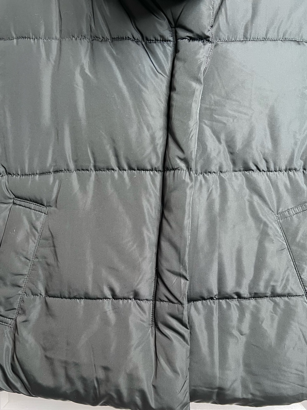 BDG Urban Outfitters Ladies Black High Collar Quilted Puffer‎ Vest. Size Medium. - Picture 8 of 13